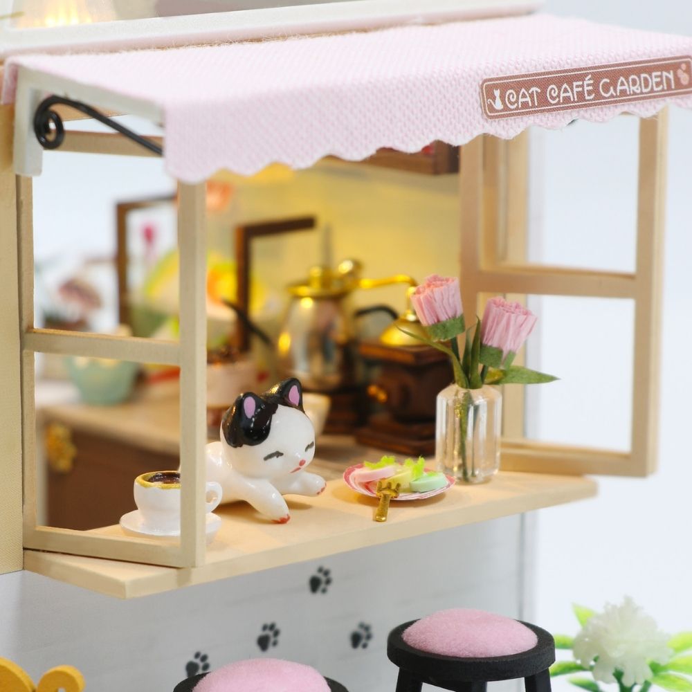 Miniature House - Cat Cafe Garden