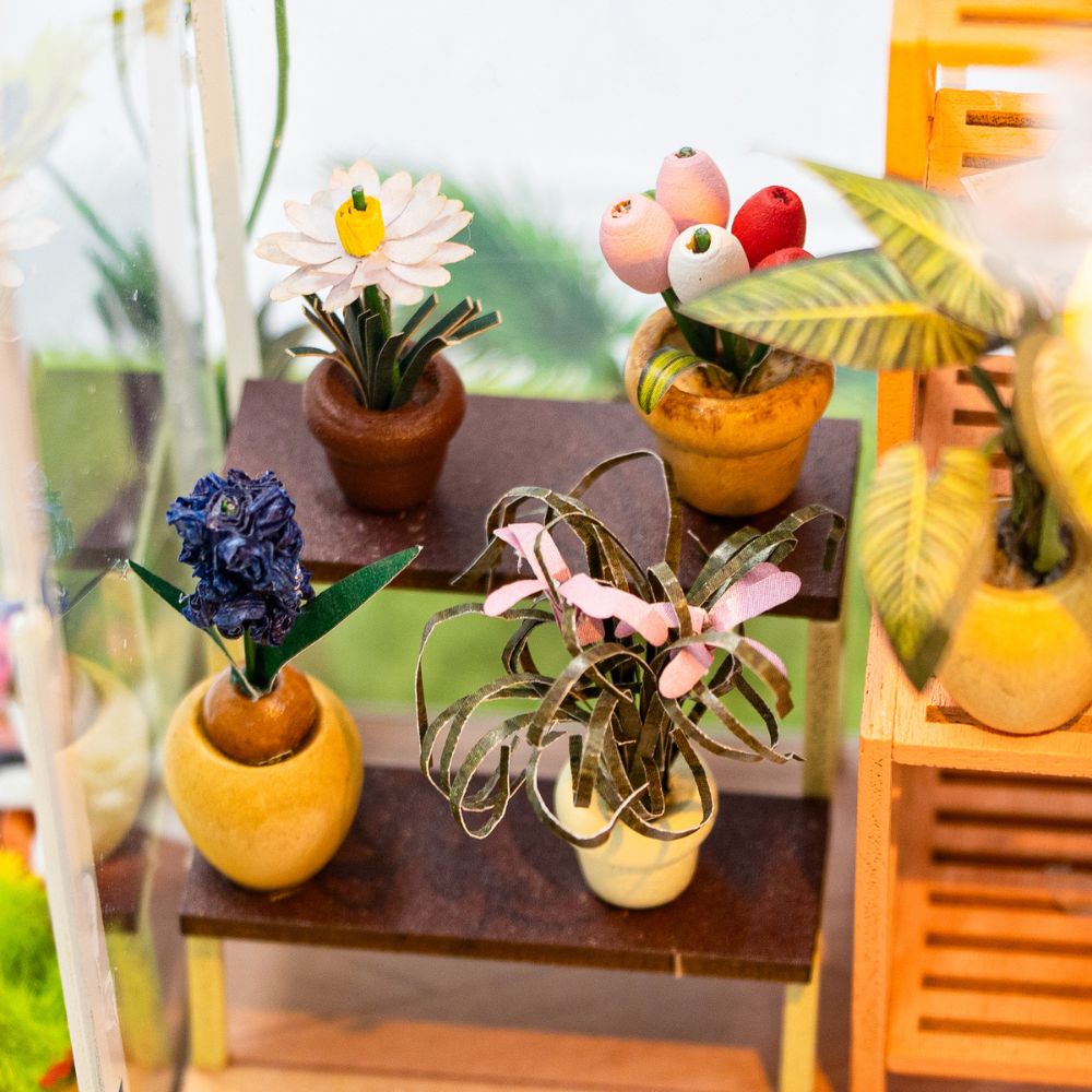 Miniature House - Sunshine Flower