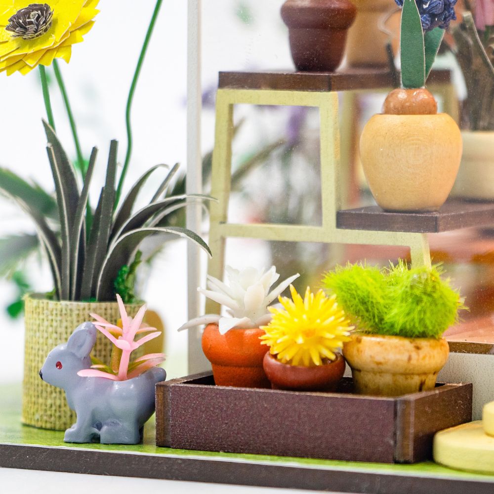 Miniature House - Sunshine Flower