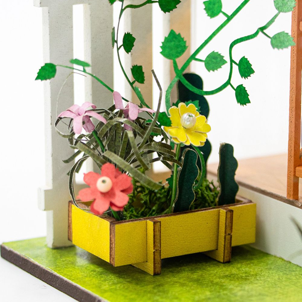 Miniature House - Sunshine Flower