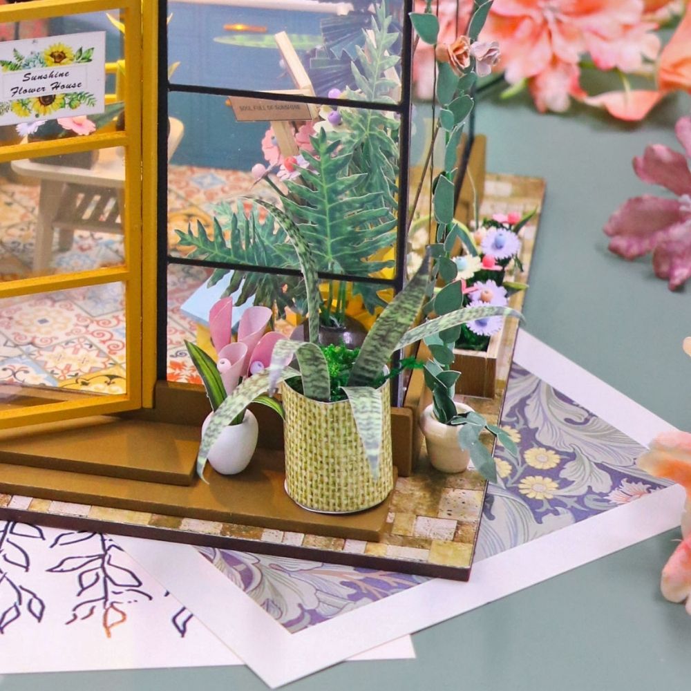 Miniature House - Sunshine Flower House