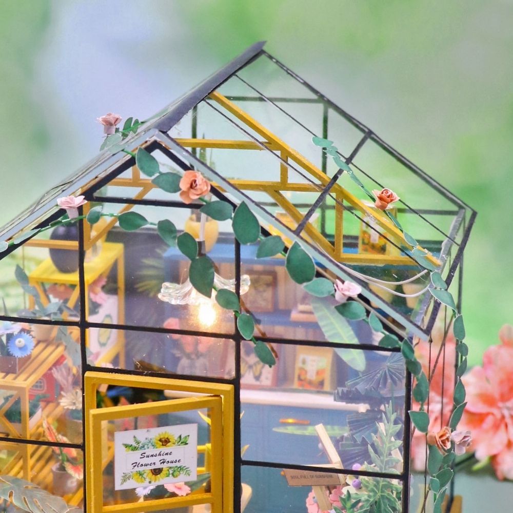 Miniature House - Sunshine Flower House