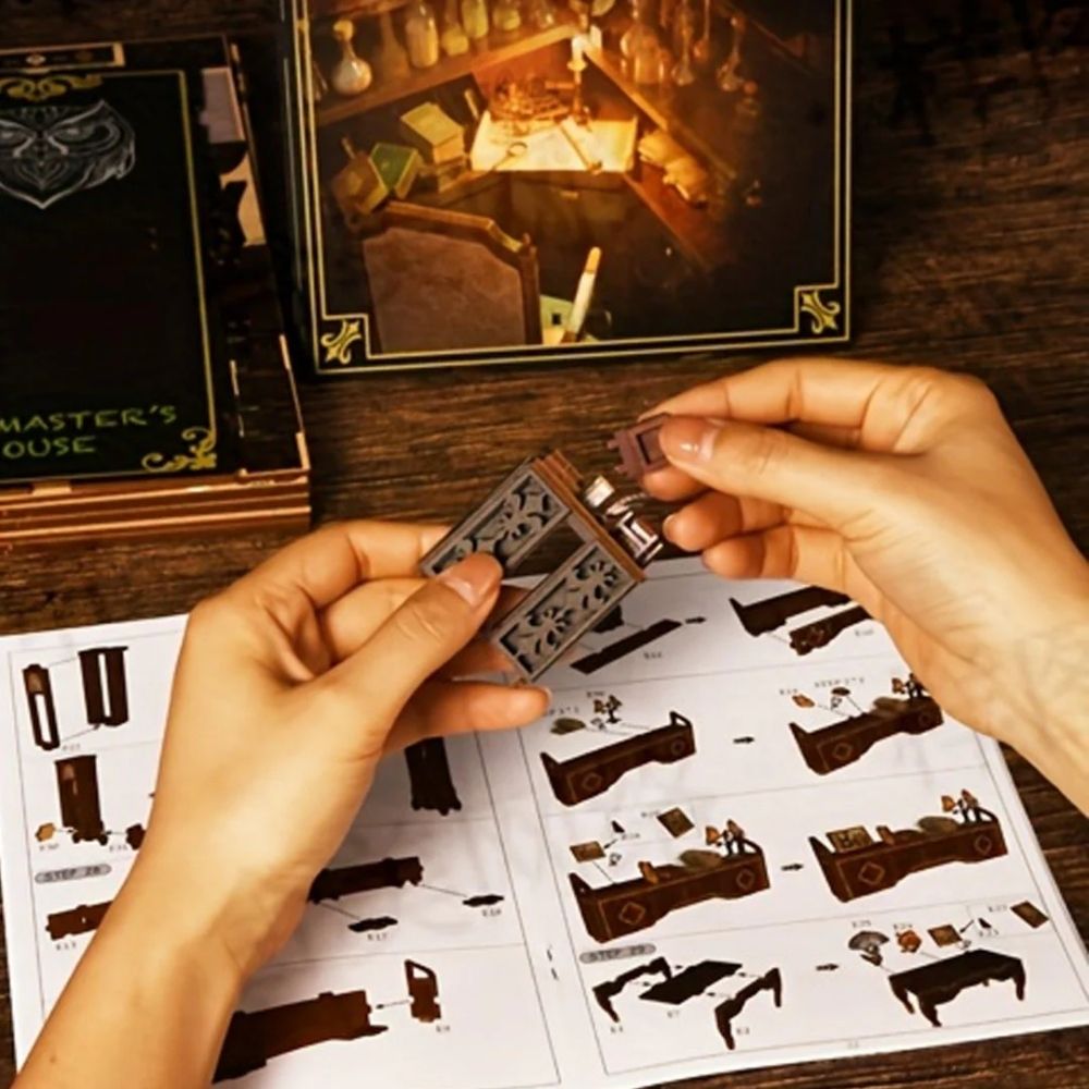 DIY Book Nook Kit - The Master's House